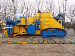 Pipe bending machine