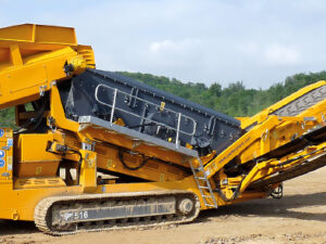 Tracked Recycling Screen